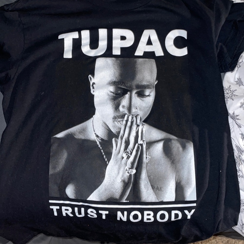 Tupac shirt